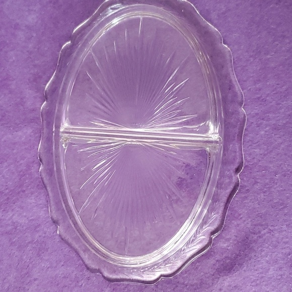 Vintage Clear Glass Divided Plate, Sunburst Herringbone Pattern Depression Glass - Picture 5 of 5
